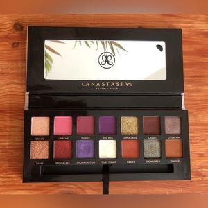 Jackie Aina ABH Eyeshadow Palette